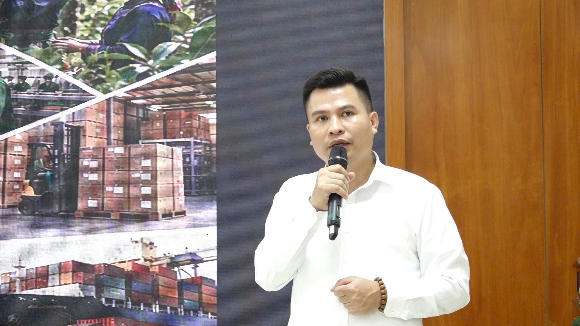 Presentation on logistics and export of the cinnamon industry