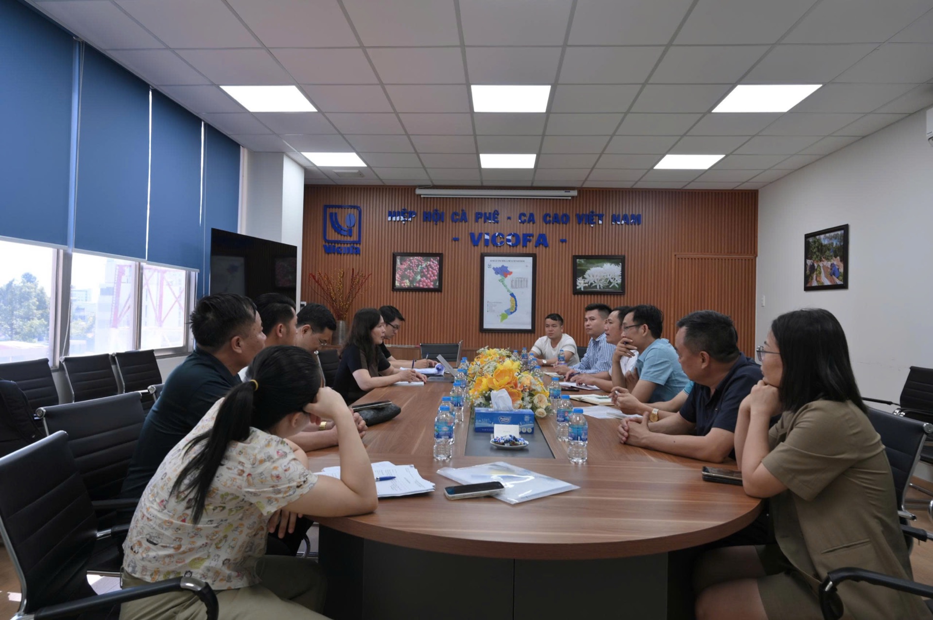Discussion session between the Association and VICOFA